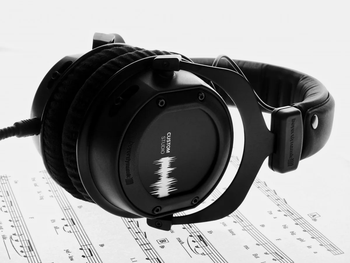 Besoin d’un casque audio de qualité : comment faire le bon choix ?